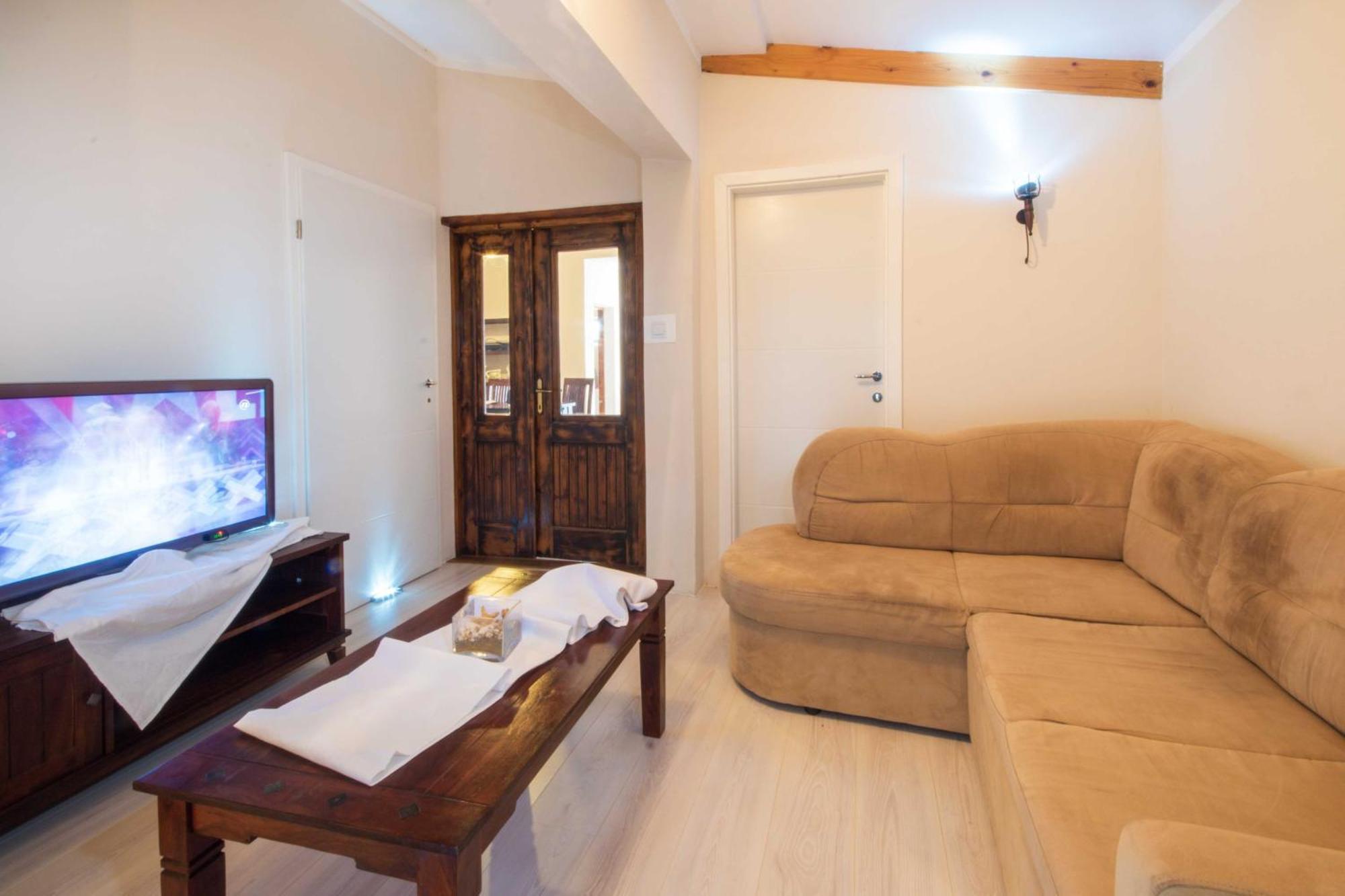 Holiday home Monkodonja, A Charming Summer Retreat Near
