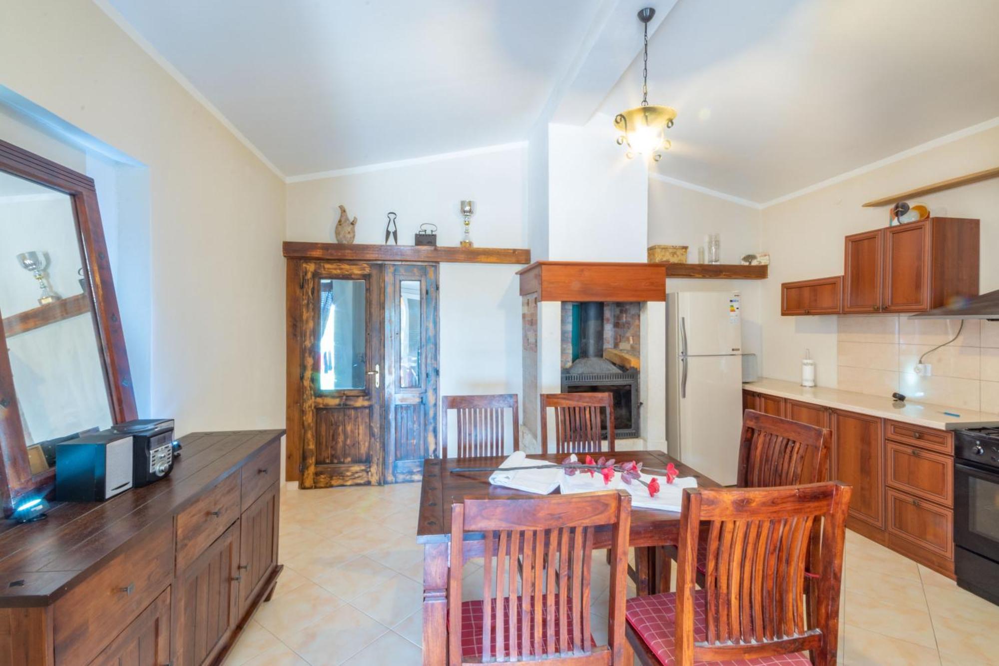 Monkodonja, A Charming Summer Retreat Near Holiday home *