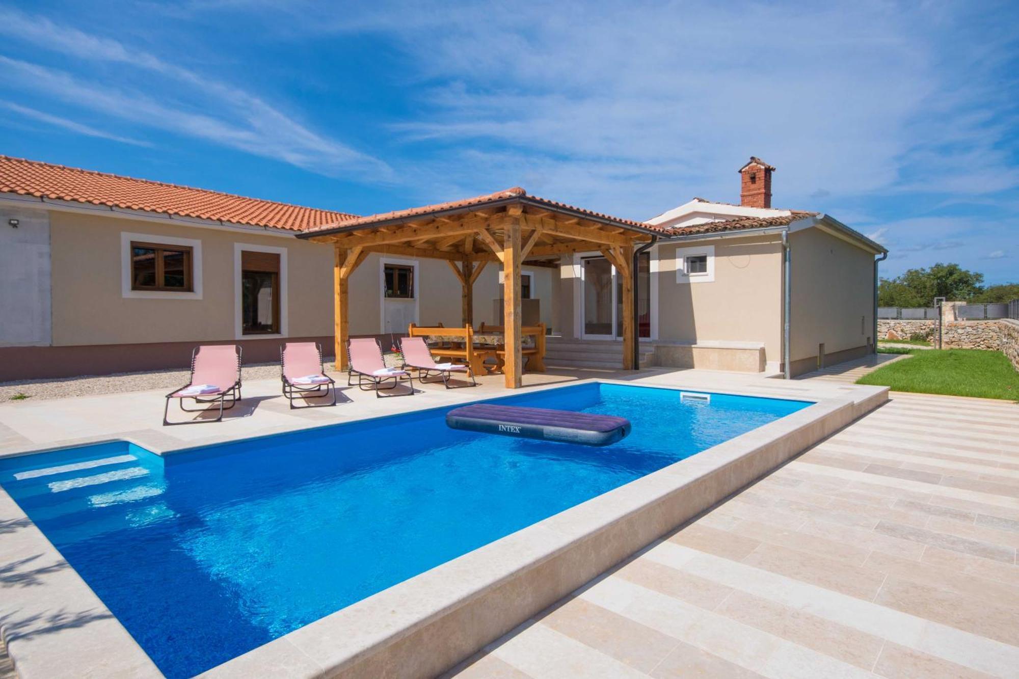 Monkodonja, A Charming Summer Retreat Near